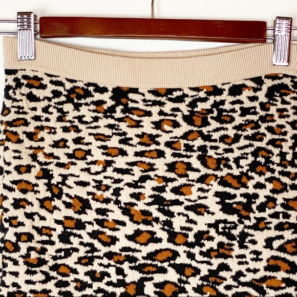 EUC Urban Outfitters Leopard Knit Mini Skirt - Picture 2 of 6